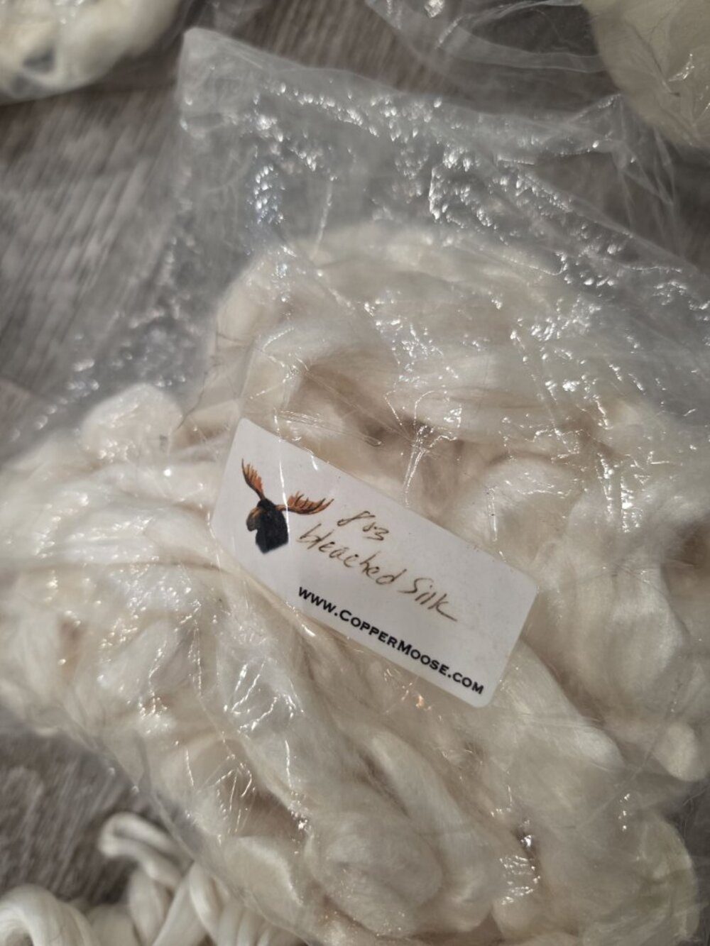 Assorted lot of wool, angora, silk felting fibers and yard raw and rolled colors - Picture 17 of 17